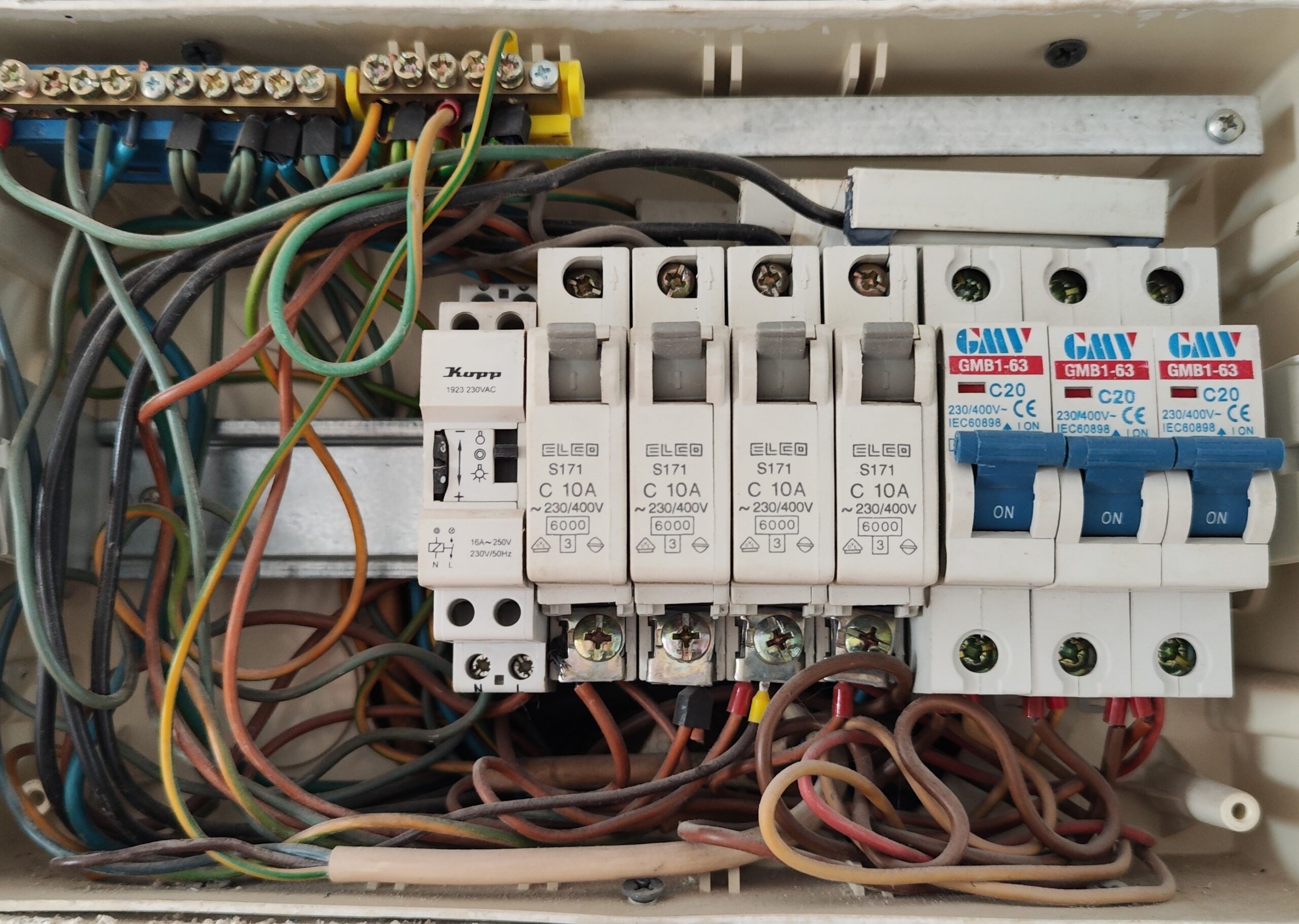 Elosztótábla javítás előtt